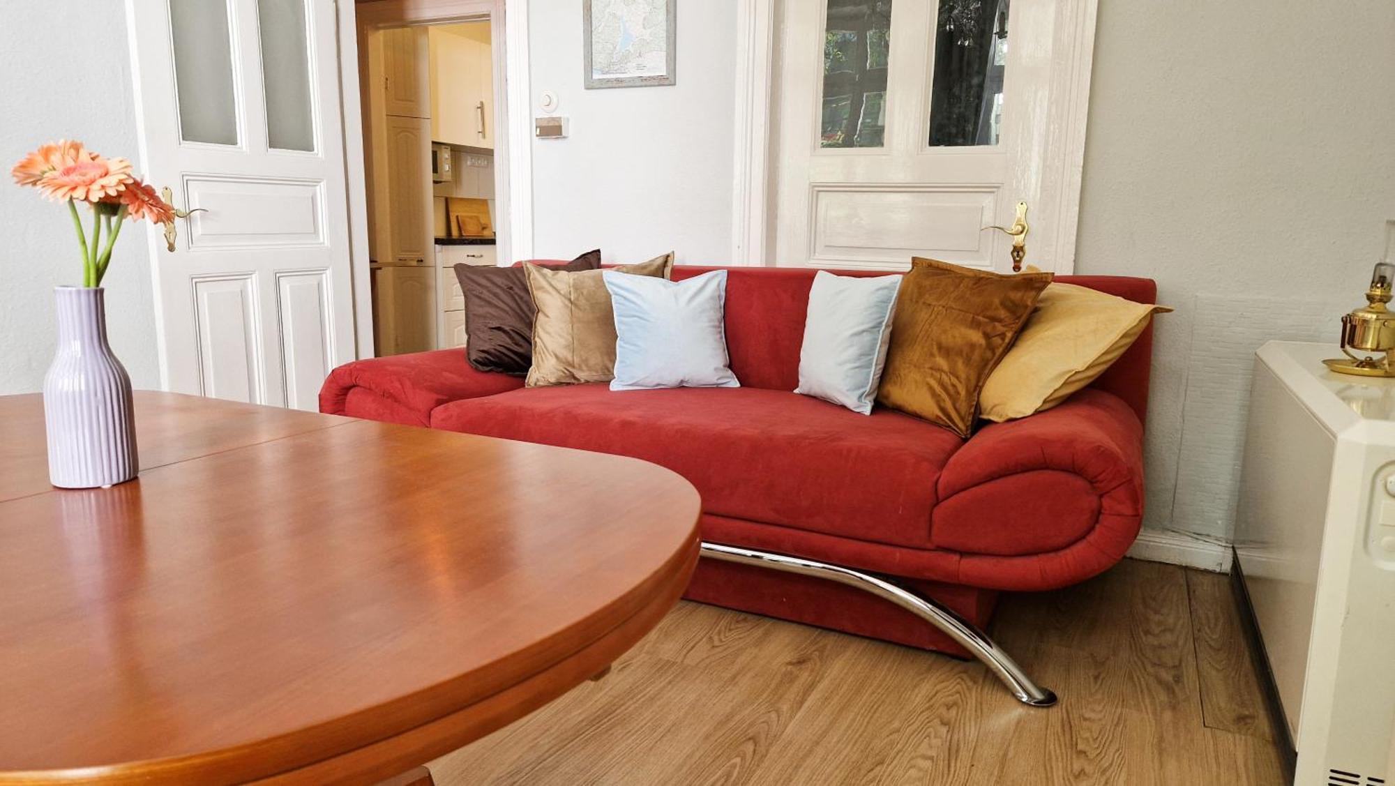 Very Accessible, Cozy And Old Abode But Gold In The Heart Of The *