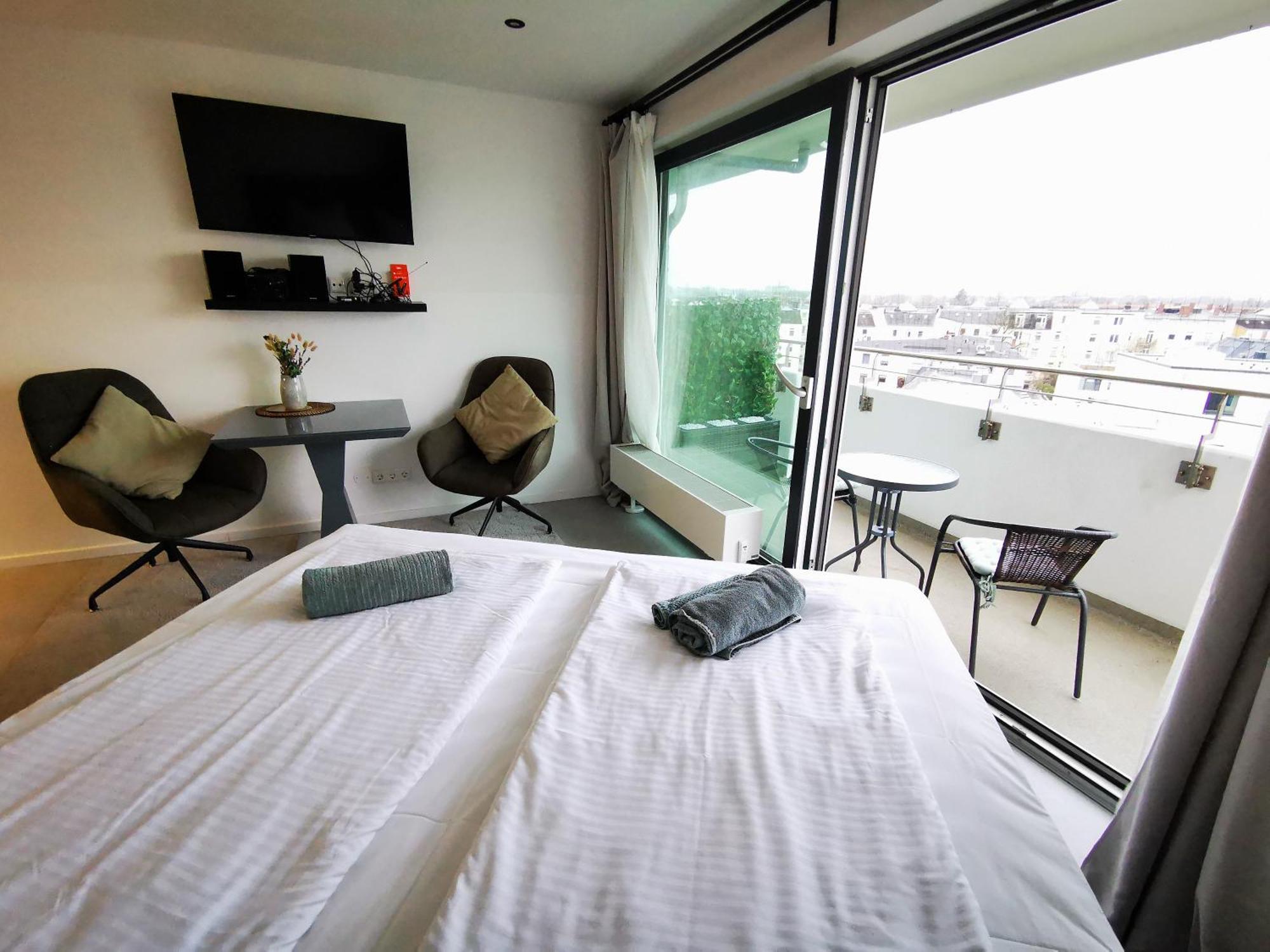 Apartamento Hh 06 By Rockchair - Superhost Status - Modernes Mit Sonnigem Balkon & Premium Boxspringbetten In Winterhude - Geheimtipp *