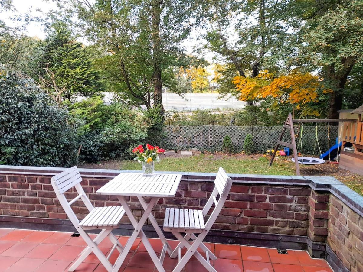 Apartment Private Cozy W Own Entrance, Spacious Bathroom, On-site Parking *