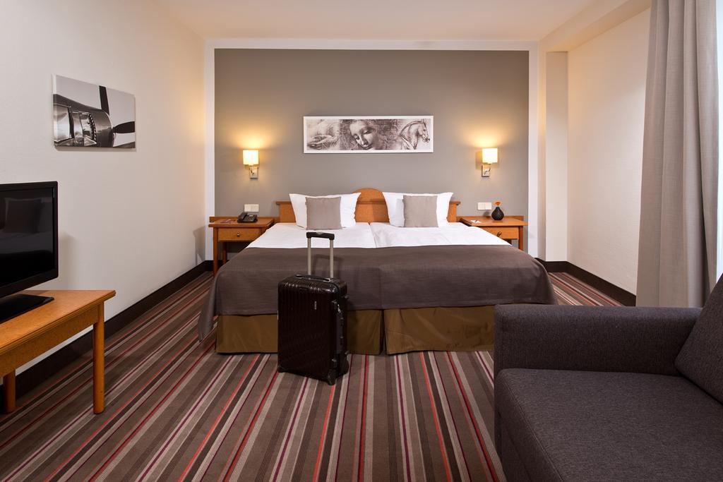 Hotel Leonardo Airport