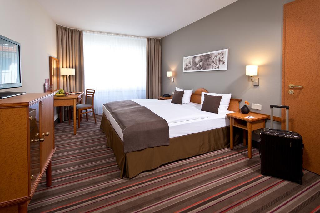 Hotel Leonardo Airport