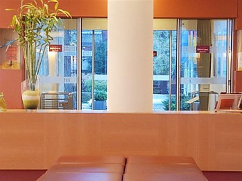 Hotel Leonardo Airport 4*