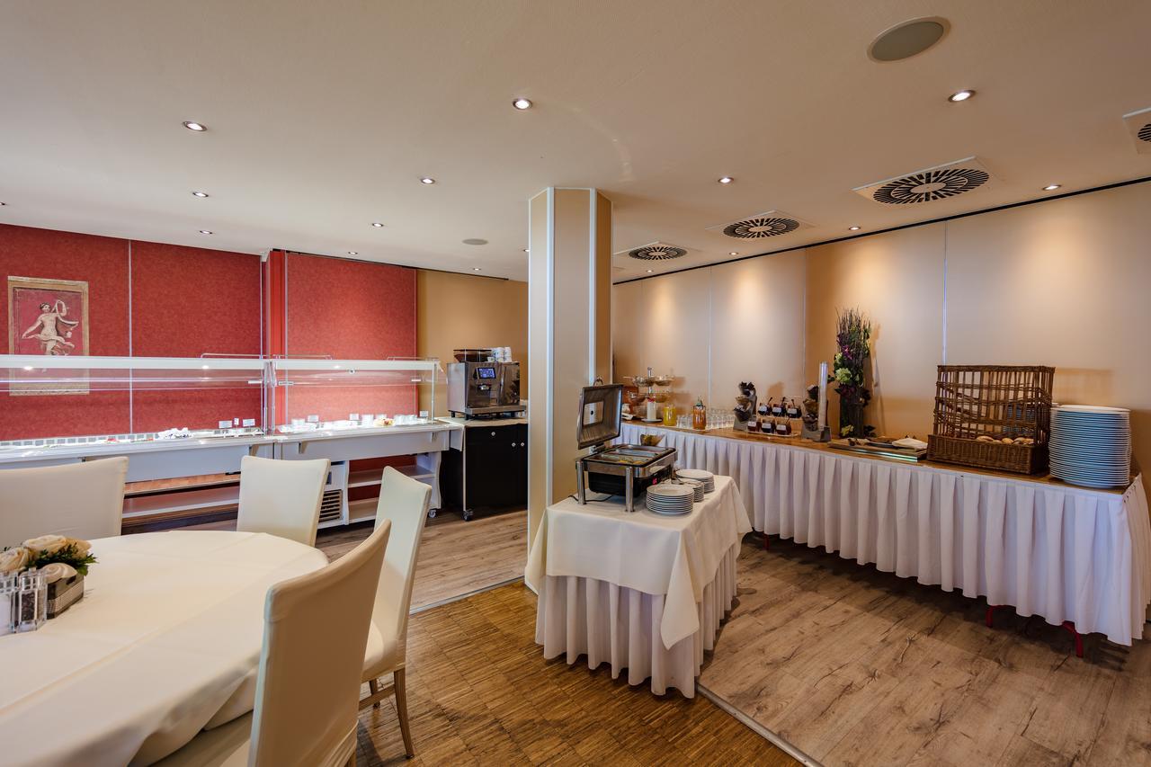 Zum Zeppelin Hotel 3*