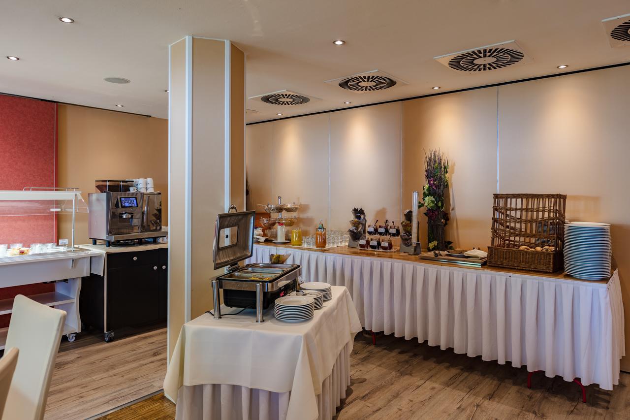 Zum Zeppelin Hotel 3*