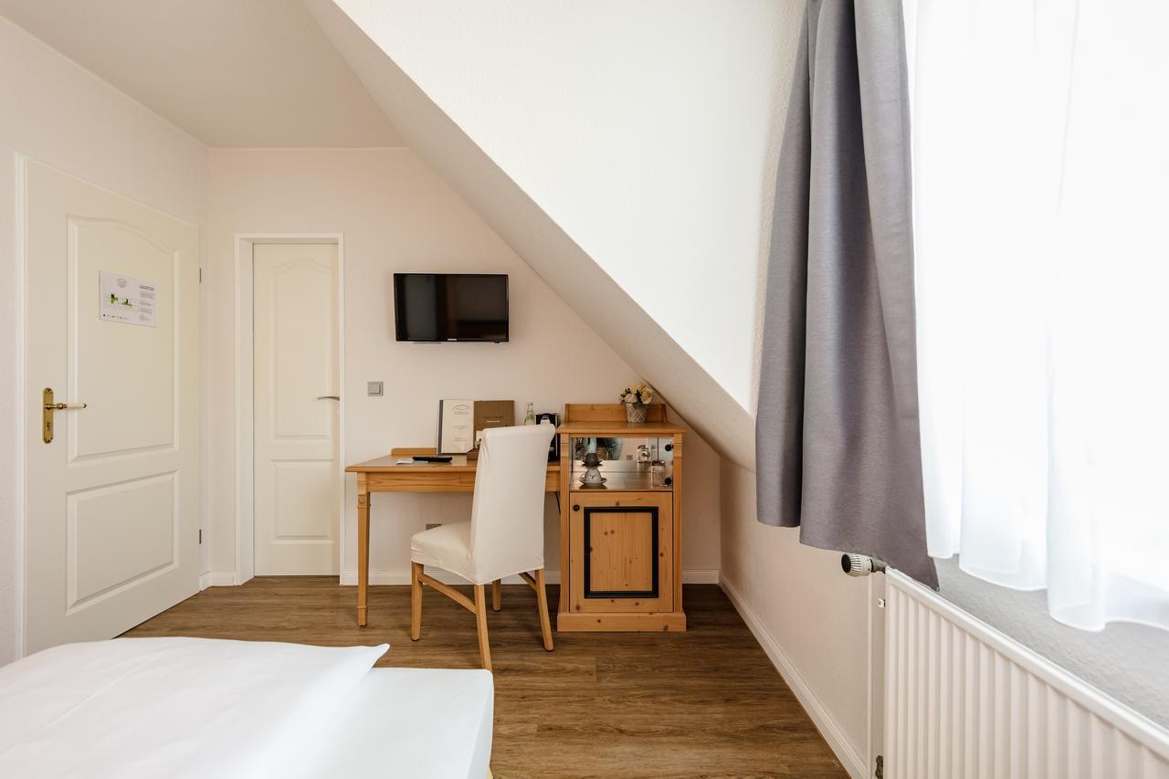 Zum Zeppelin Hotel 3*