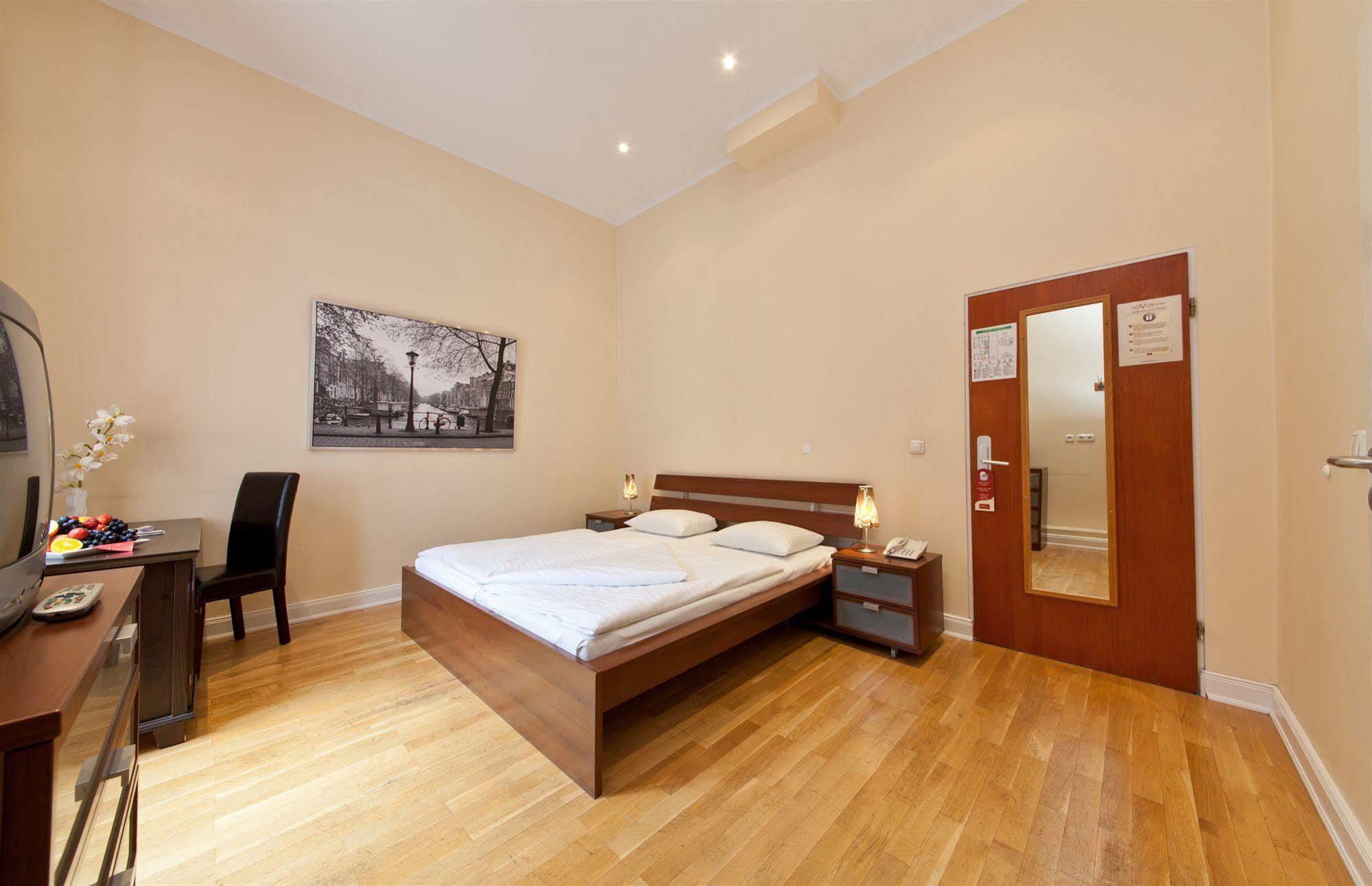 Holstenwall Neustadt 3*