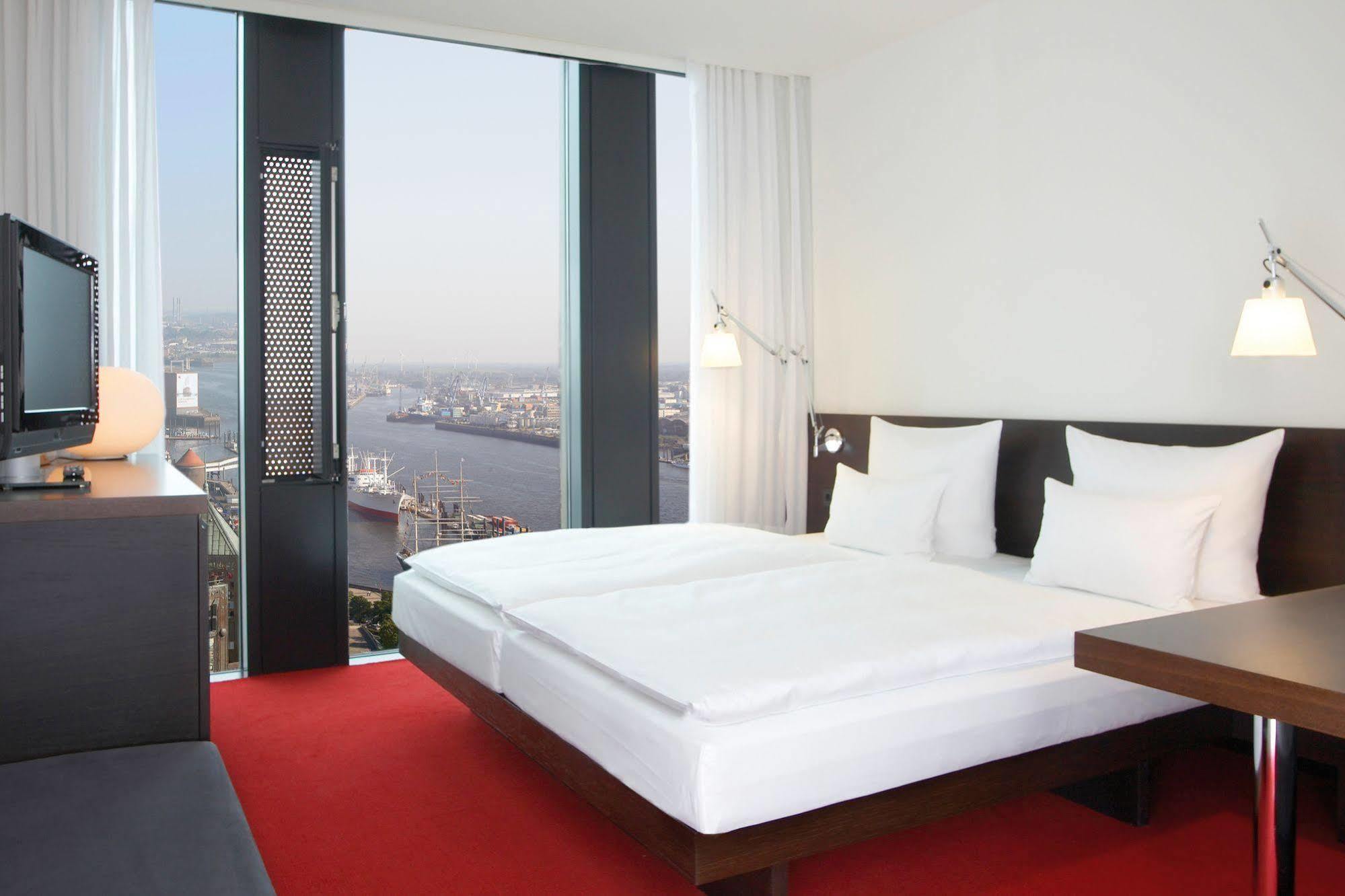 Empire Riverside 4*
