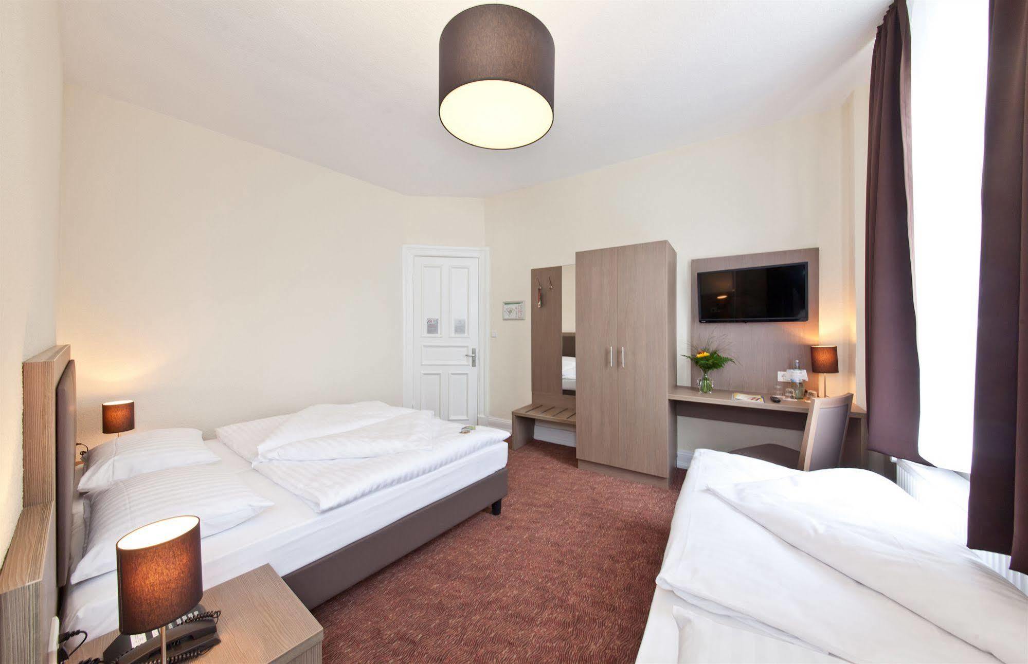 Novum Alster St. Georg Hotel 3*