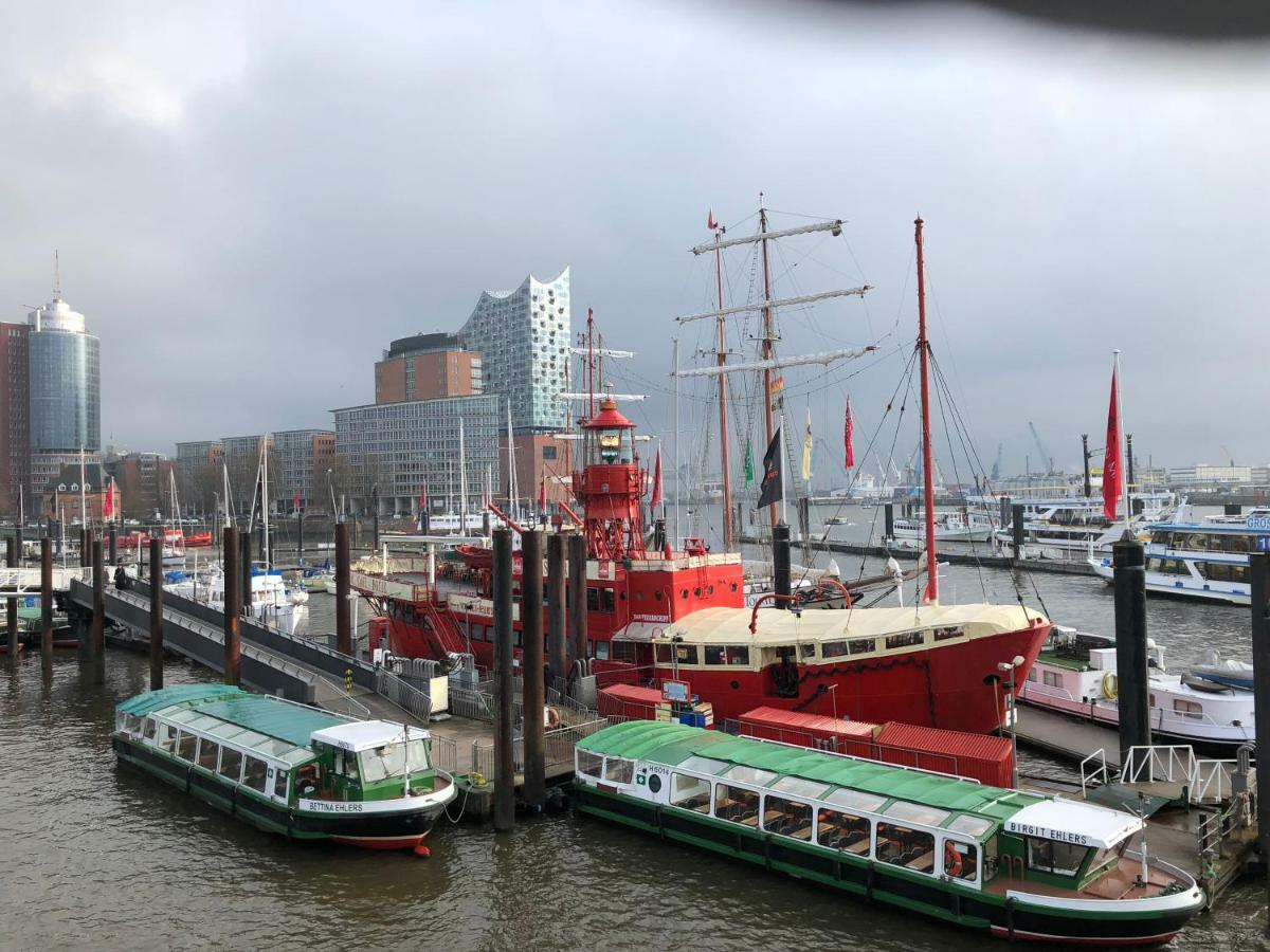 Segelschiff J.r. Tolkien Botel Hamburgo