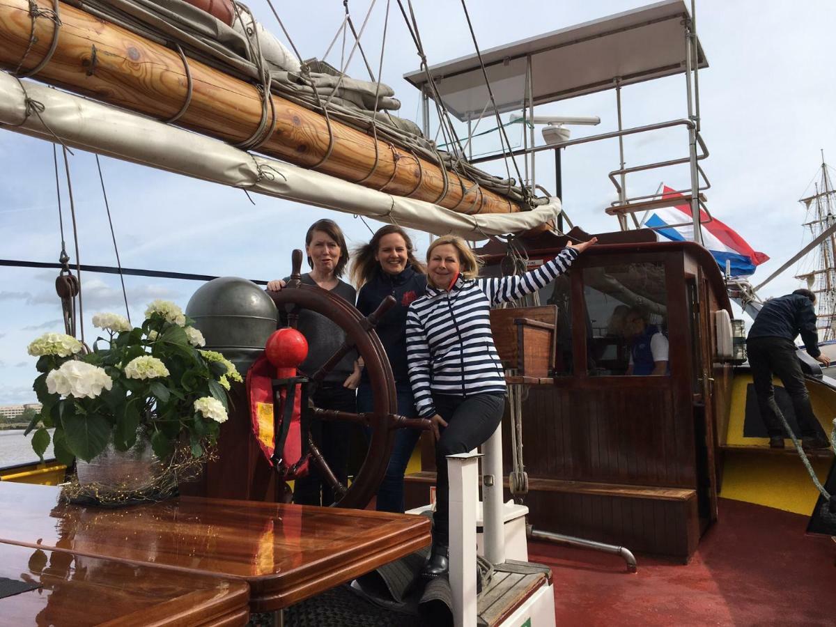 Botel Segelschiff J.r. Tolkien Hamburgo