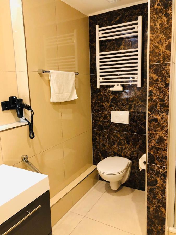 Elbgalerie Hotel 2*