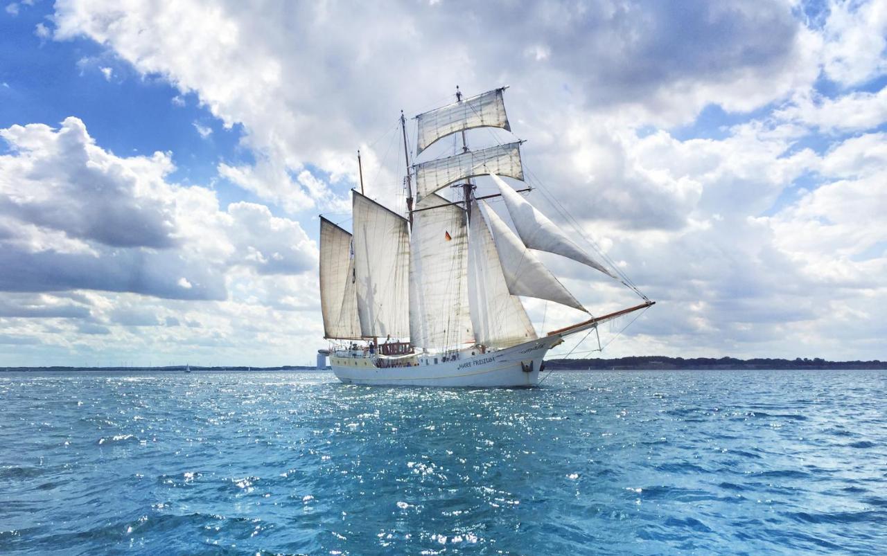 Botel Segelschiff Mare Frisium