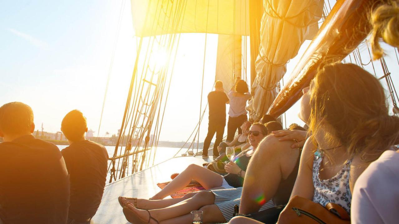 Botel Segelschiff Mare Frisium *